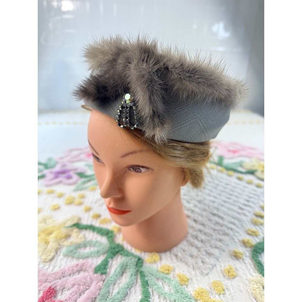 Vintage Grey Pillbox Hat Real Fur Trim Rhinestone Brooch Detail Mid-Century - Picture 1 of 7